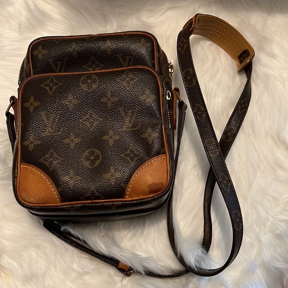 Louis Vuitton crossbody - Picture 7 of 8